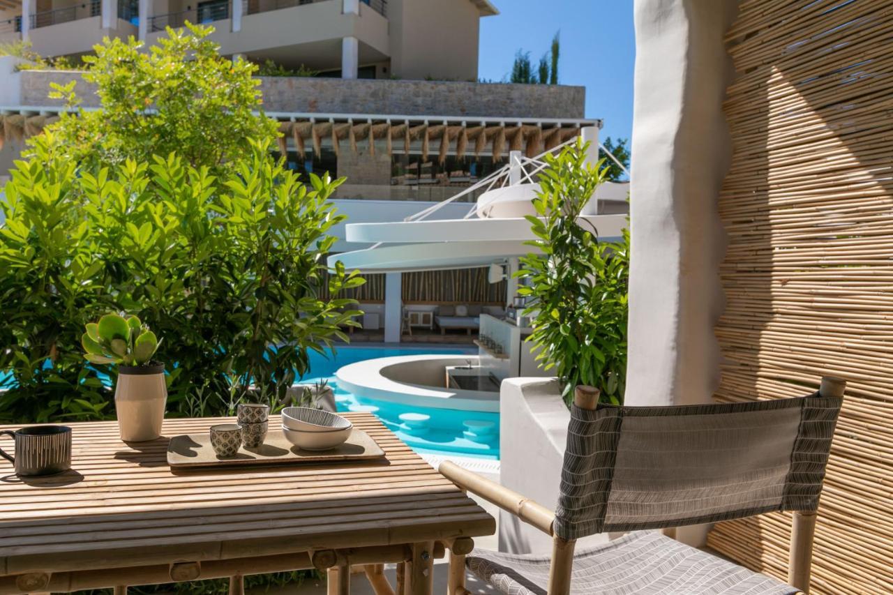 Crystal Waters Hotel Nikiana Exterior foto
