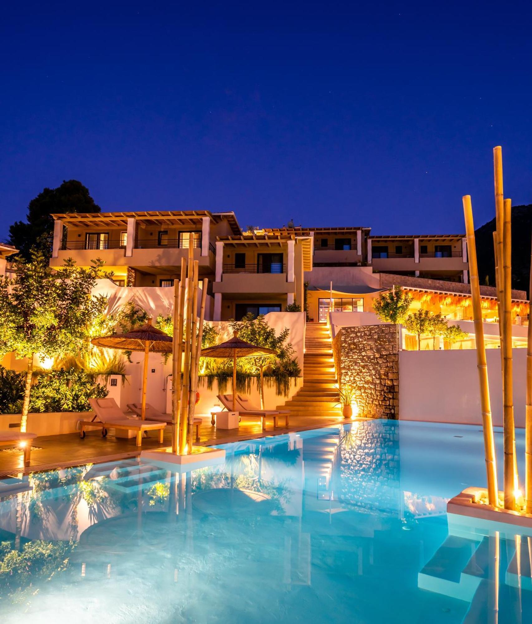 Crystal Waters Hotel Nikiana Exterior foto