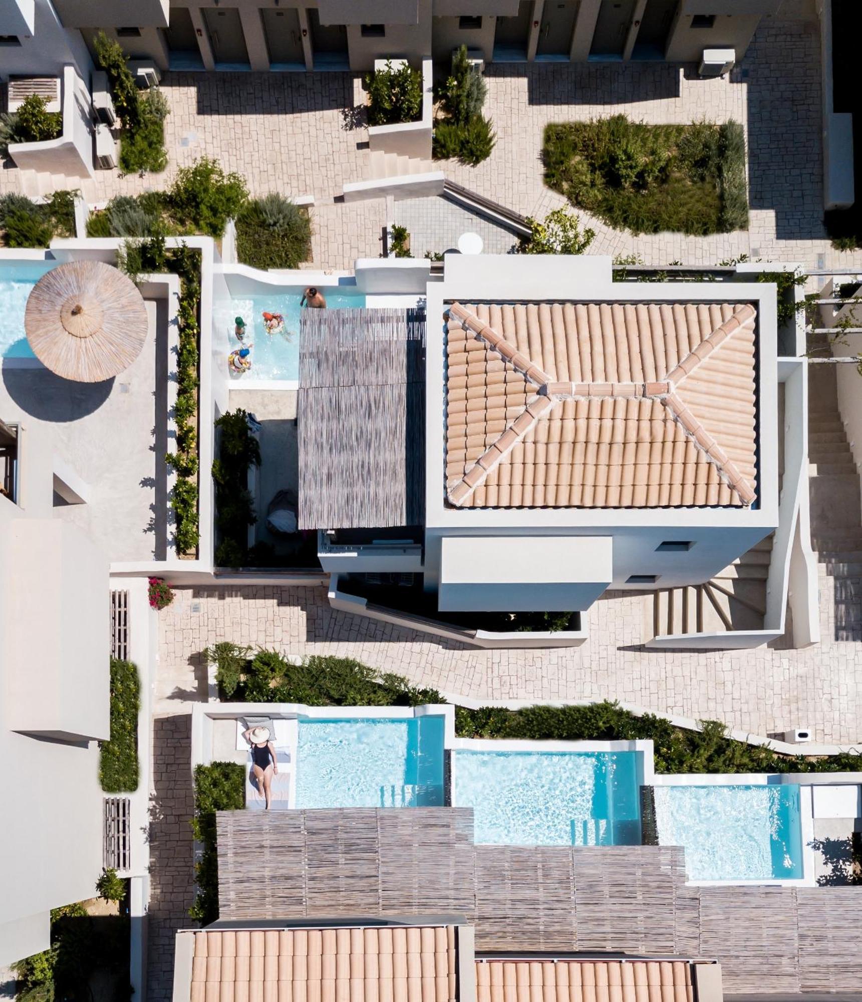 Crystal Waters Hotel Nikiana Exterior foto