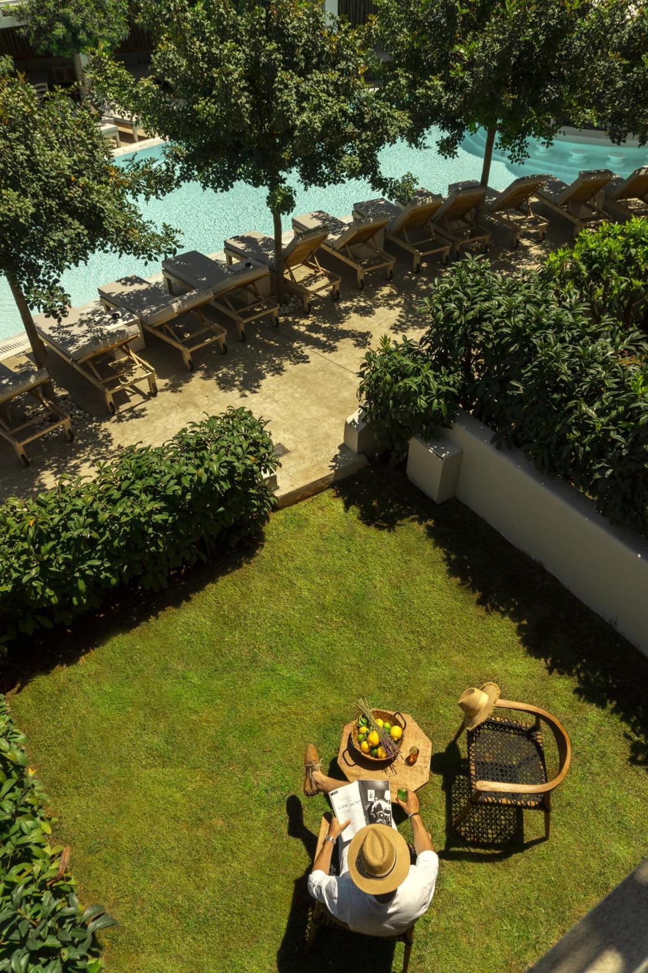 Crystal Waters Hotel Nikiana Exterior foto