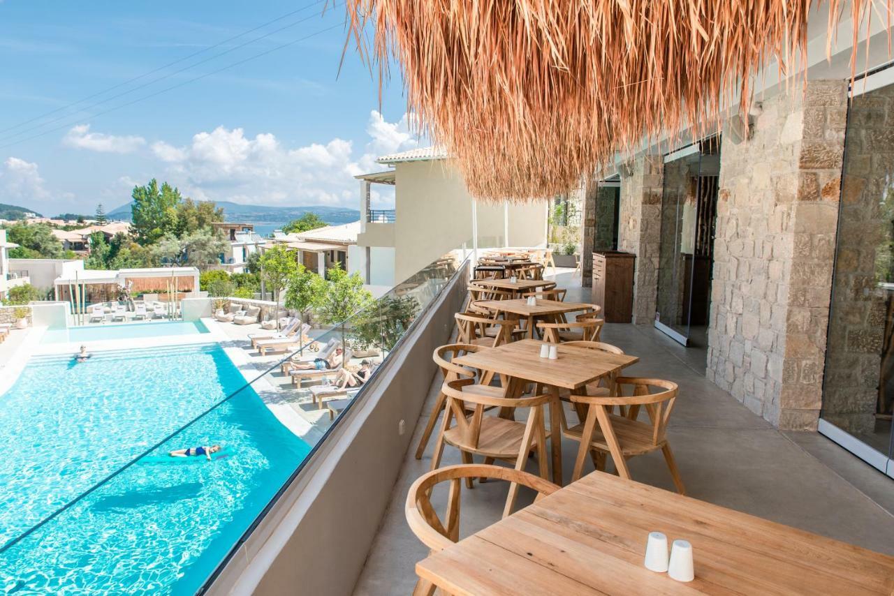 Crystal Waters Hotel Nikiana Exterior foto